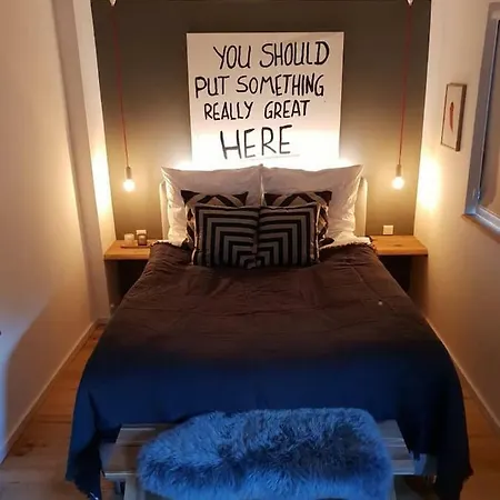 Fischer Von 1875 - Kuscheliges Im Gruenen * Meerbusch