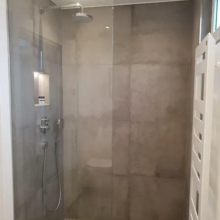 Fischer Von 1875 - Kuscheliges Im Gruenen * Meerbusch