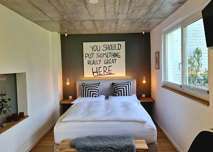 Fischer Von 1875 - Kuscheliges Im Gruenen * Meerbusch