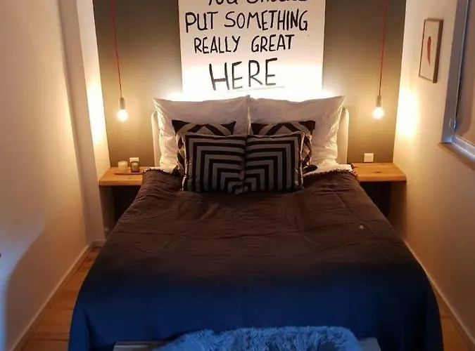 Fischer Von 1875 - Kuscheliges Im Gruenen * Meerbusch